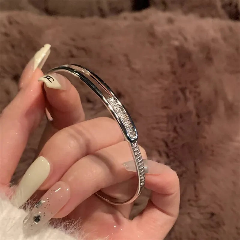 Skanto | Open Bracelet Made of 925 Sterling Silver with Zirconia