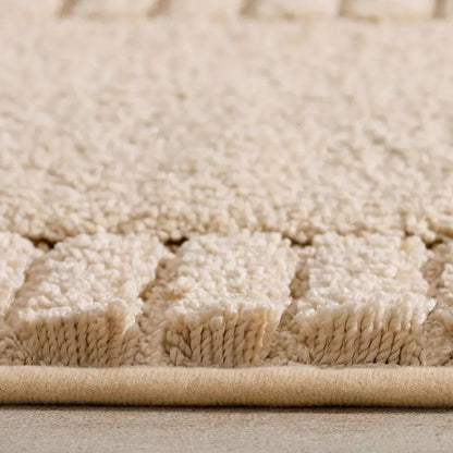 Skanto | Minimalist Stripe Bath Mat