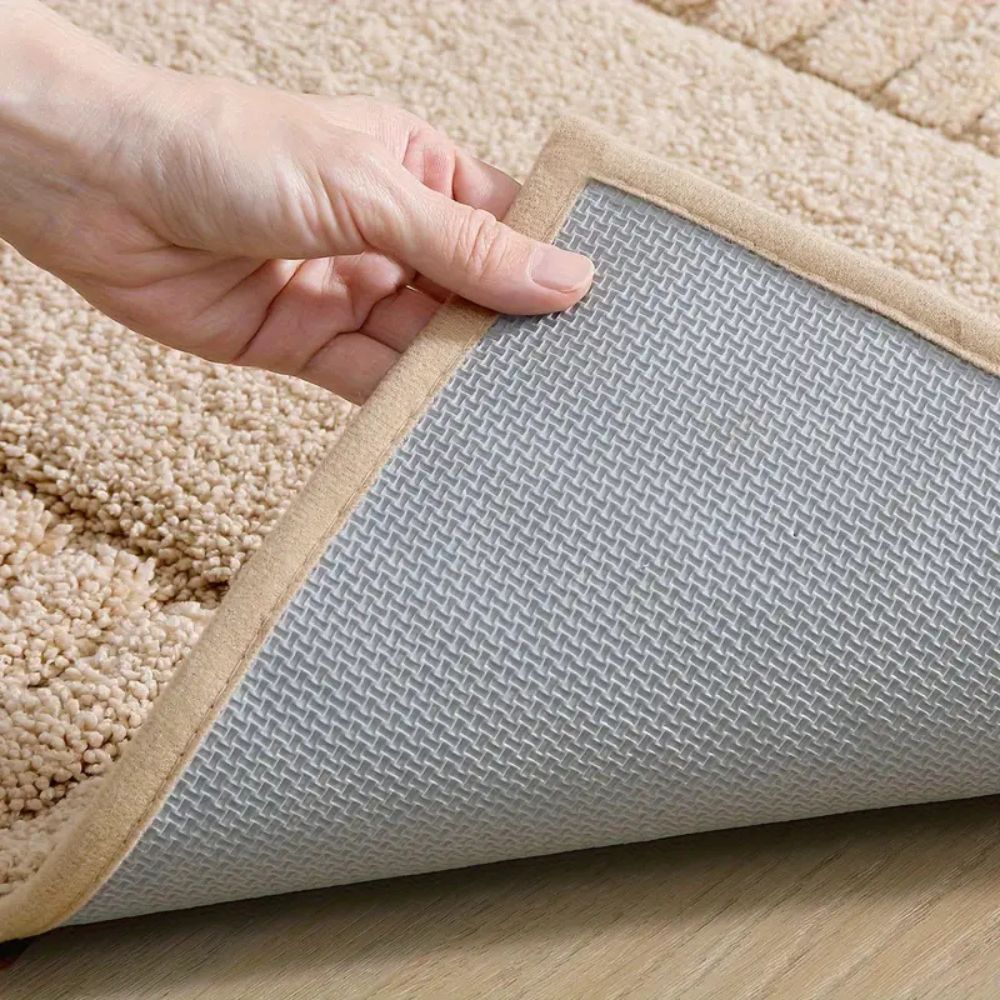Skanto | Minimalist Stripe Bath Mat