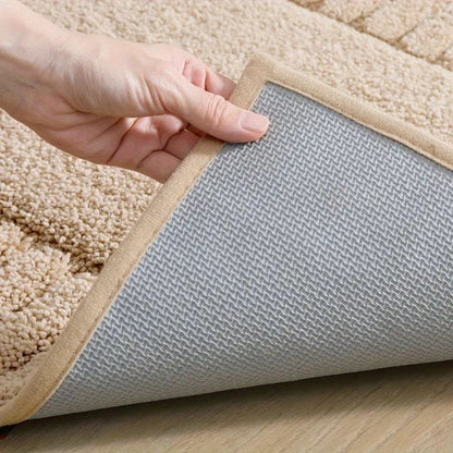 Skanto | Minimalist Stripe Bath Mat