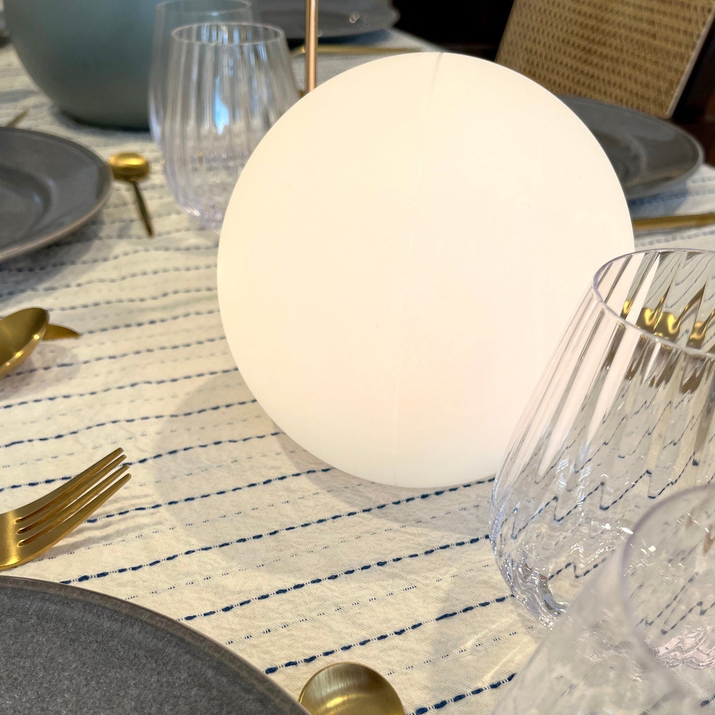 Skanto | LED Wire Lamp - Rechargeable Modern Fixture for Home, Office, and Bedside Use