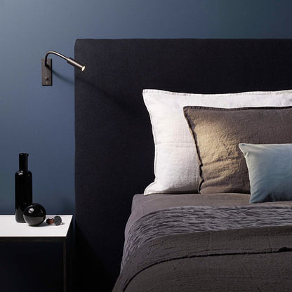 Skanto | Navo – Minimalist Adjustable LED Wall Lamp for Modern Interiors