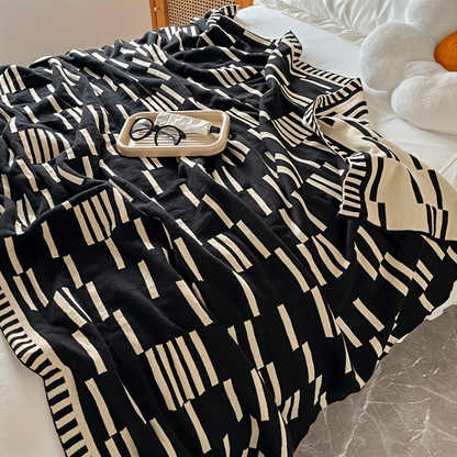 BowLift | CalmoWeave Plaid | Knitted Blanket Black-Beige | Soft & Warming | For All Seasons