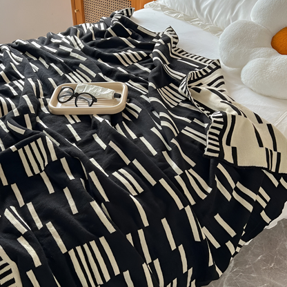 BowLift | CalmoWeave Plaid | Knitted Blanket Black-Beige | Soft & Warming | For All Seasons