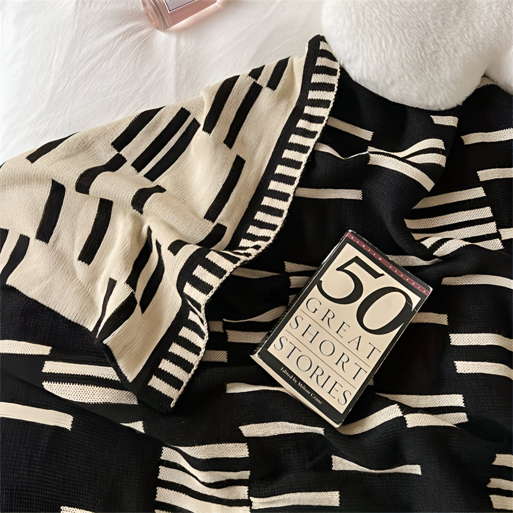 BowLift | CalmoWeave Plaid | Knitted Blanket Black-Beige | Soft & Warming | For All Seasons