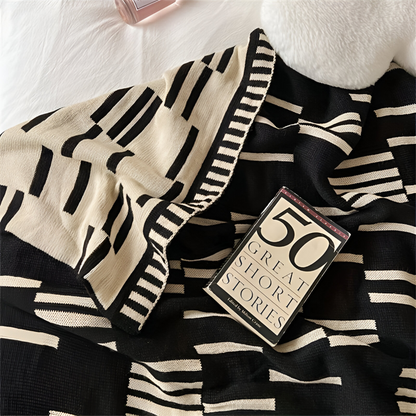BowLift | CalmoWeave Plaid | Knitted Blanket Black-Beige | Soft & Warming | For All Seasons
