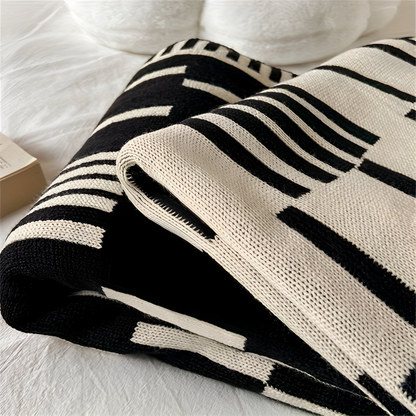 BowLift | CalmoWeave Plaid | Knitted Blanket Black-Beige | Soft & Warming | For All Seasons