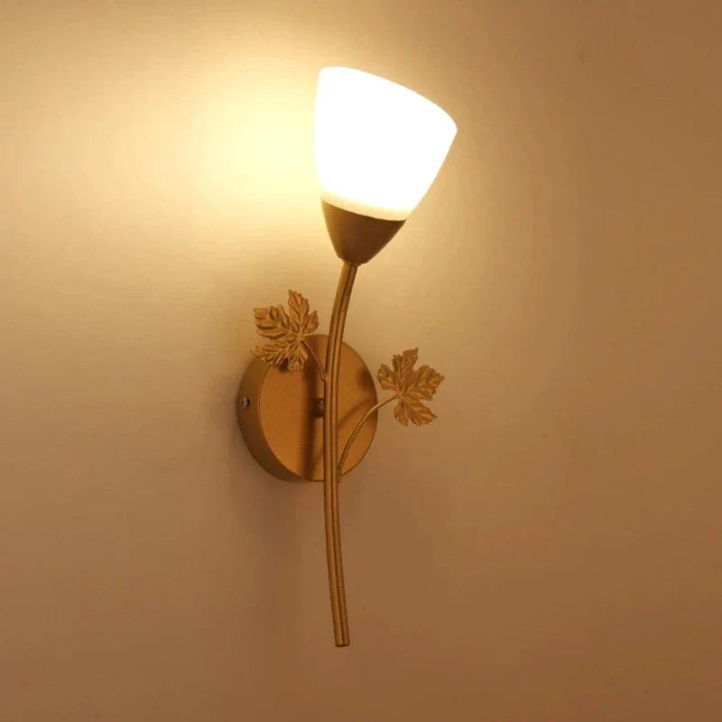 Vintage-style wall light with leaf motif – LED lamp for hallway & living room | Karnz