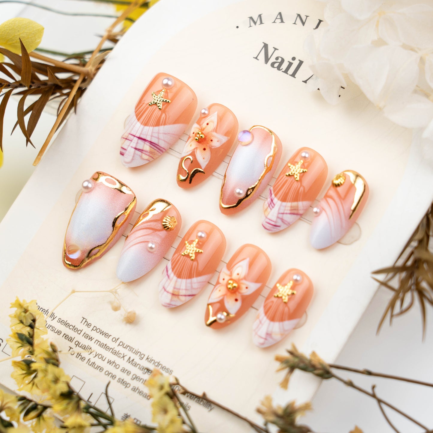 Artificial nail set with delicate flower and glitter decorations Acalora