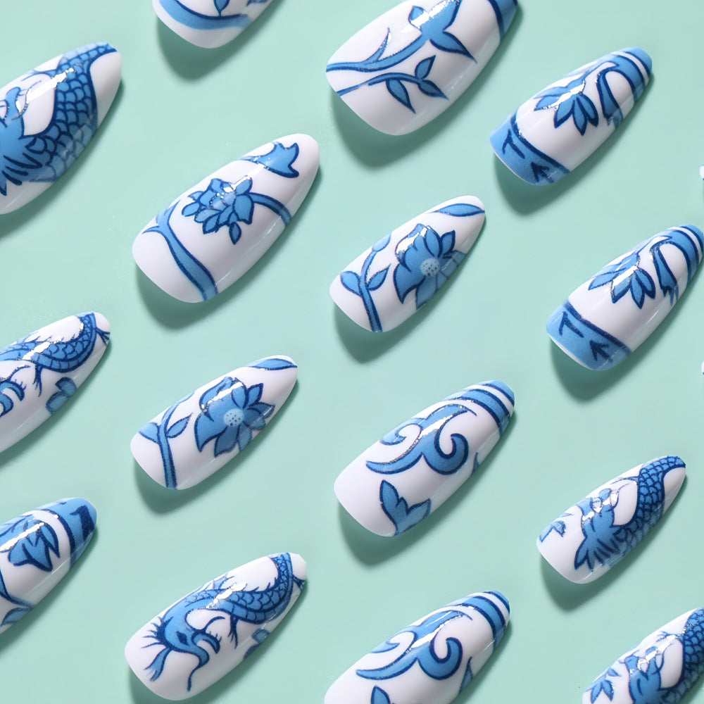 Artificial nails in floral and maritime design Acalora