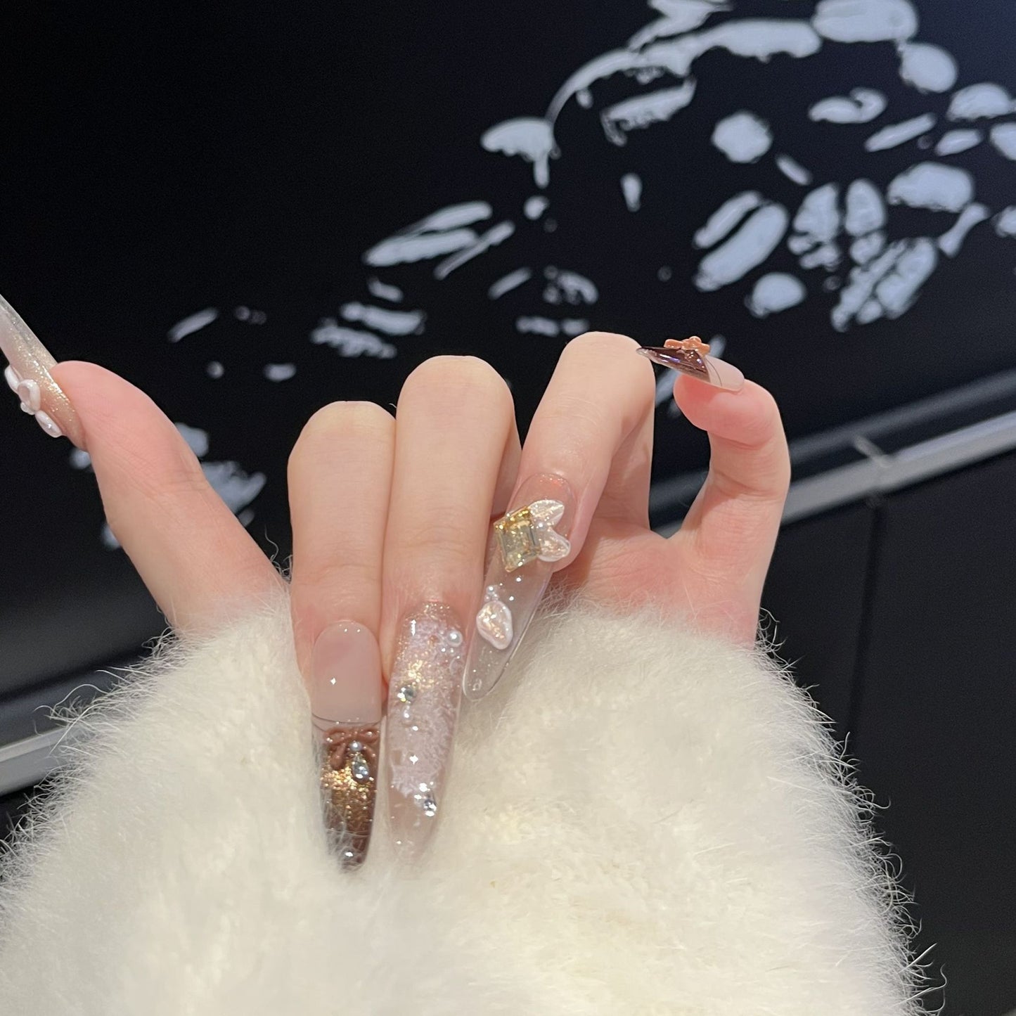 Glamorous Artistic Press-On Nail Extensions Acalora