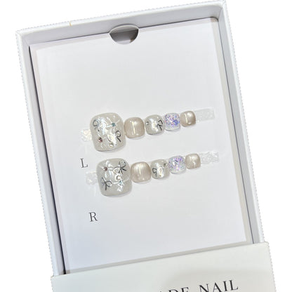 Artistic Press-On Nail Set with Glitter and Floral Design Acalora