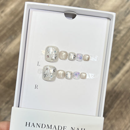 Artistic Press-On Nail Set with Glitter and Floral Design Acalora