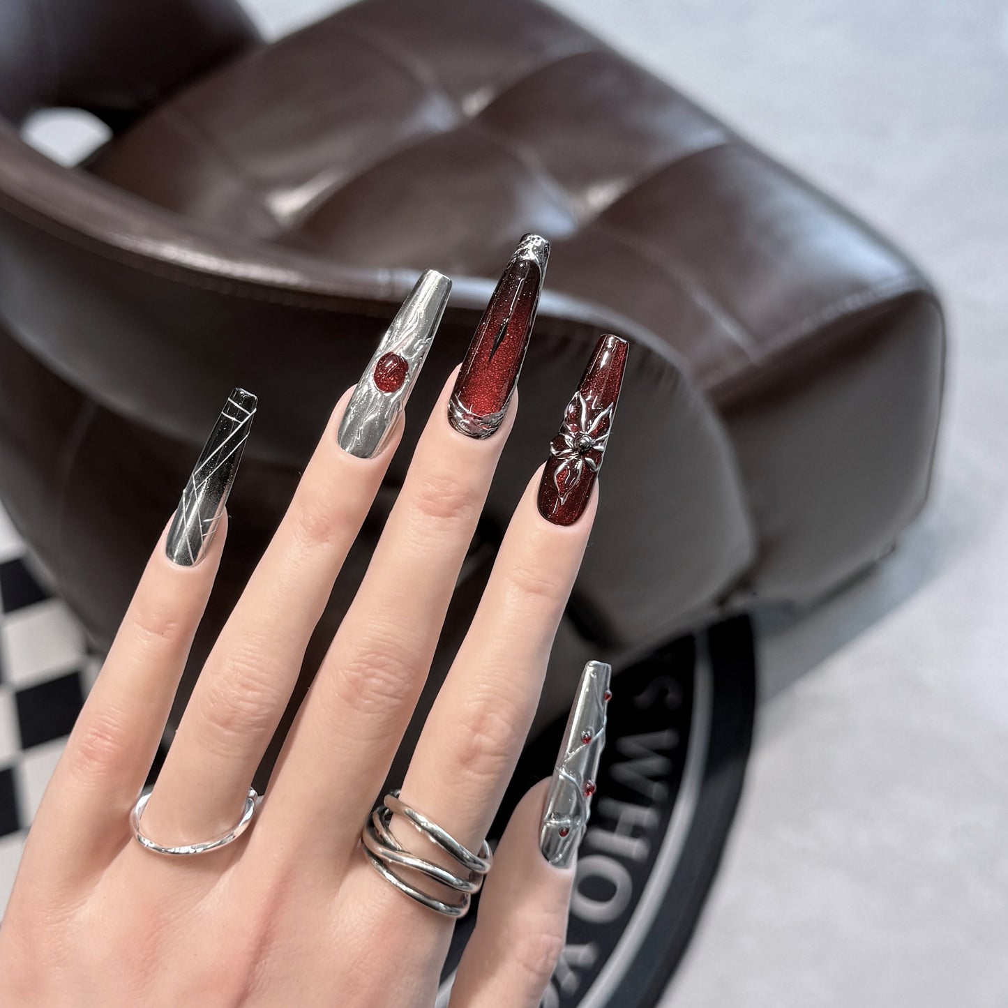 Decorative Press-On Nail Art Set with Chic Metallic Accents Acalora