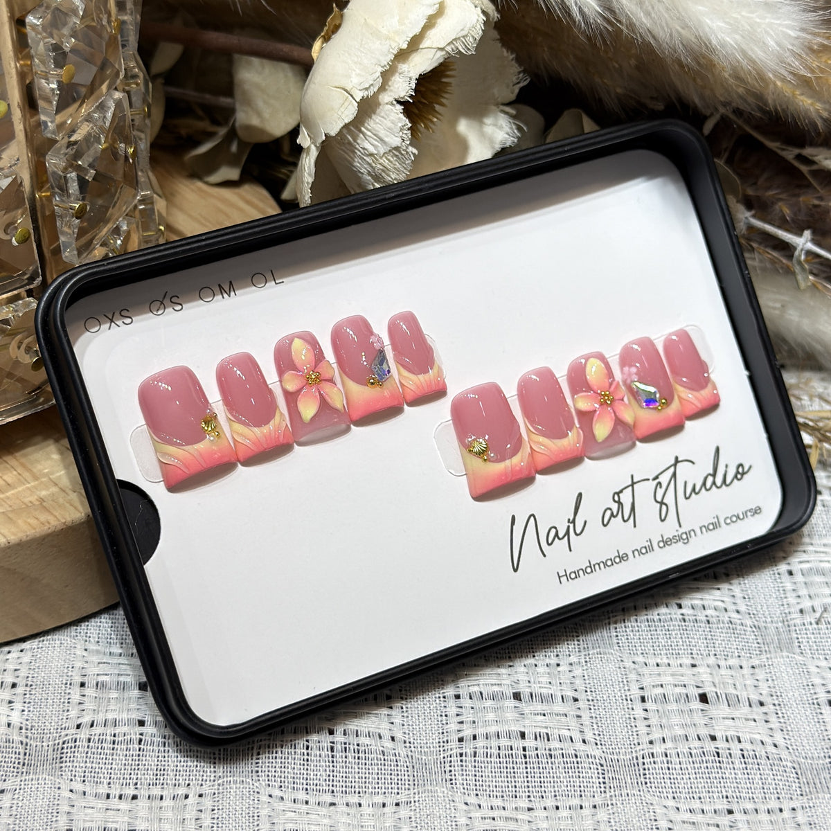 Floral-Inspired Elegant Press-On Nail Set Acalora