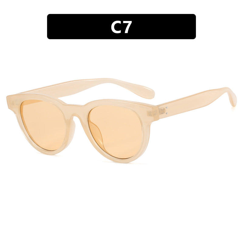 Ladies stylish sunglasses in trendy retro design Bowlift