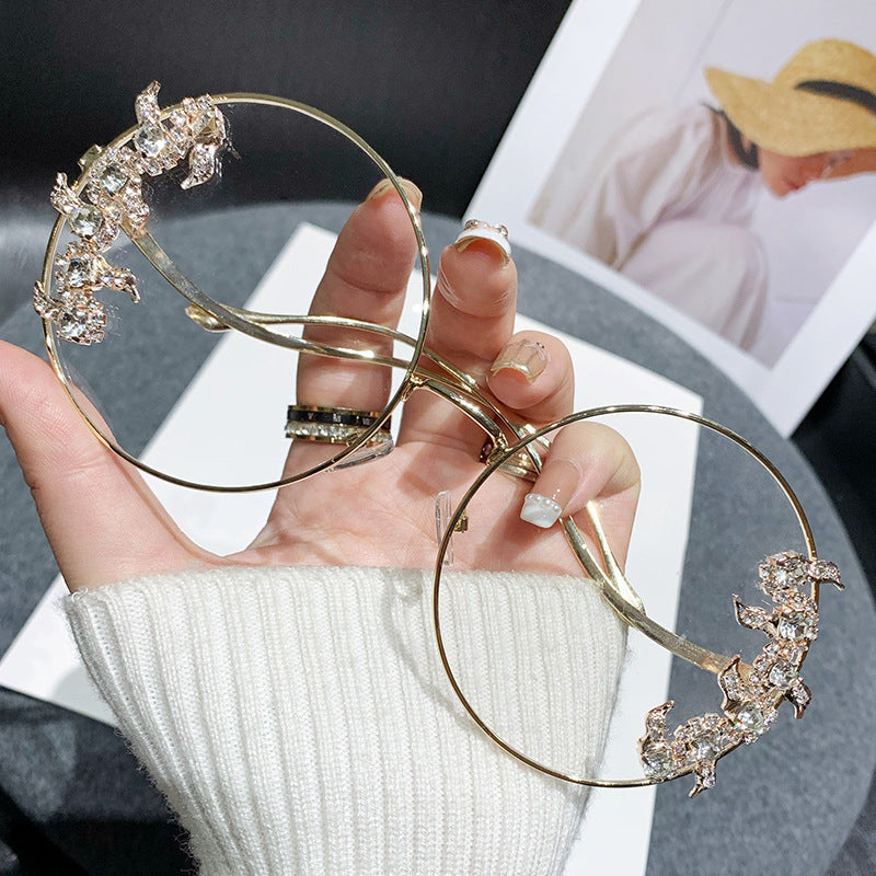 Women's fashion sunglasses with extravagant design and sparkling accents Bowlift