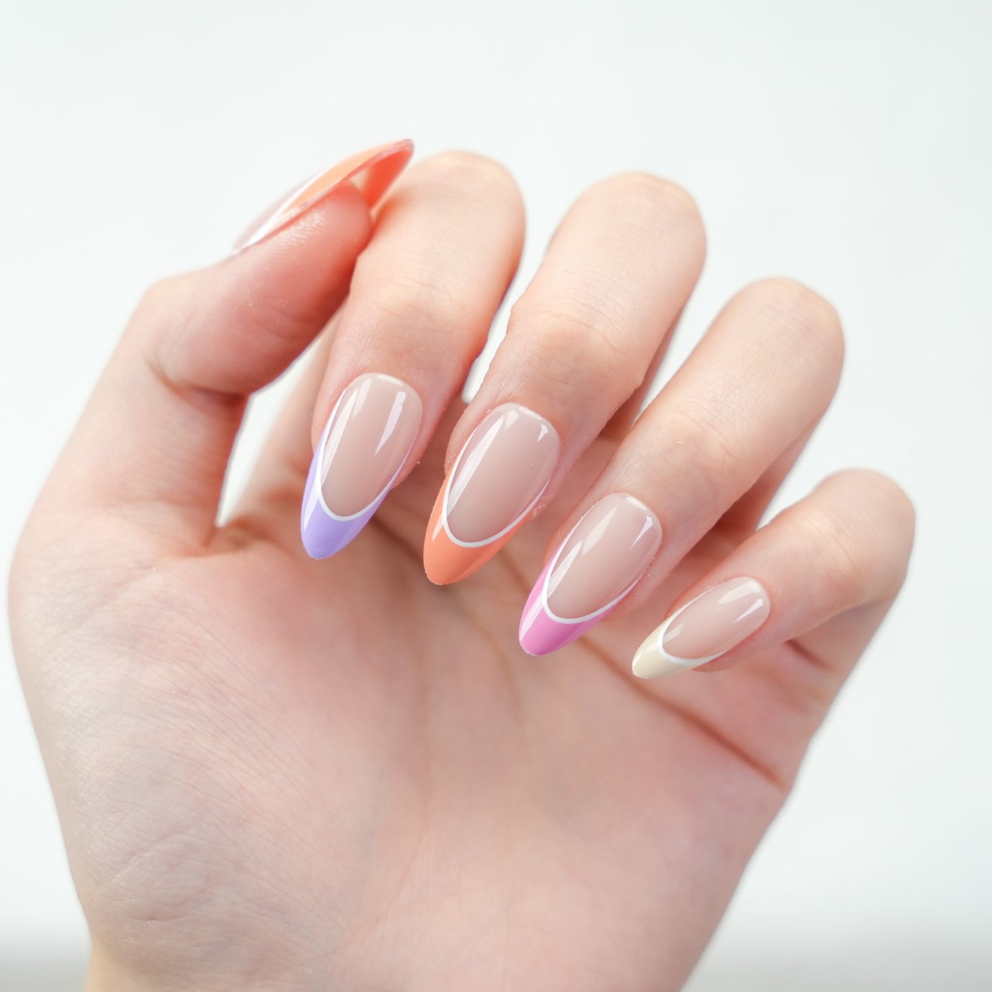 Artificial nails with modern gradient and graphic accents Acalora