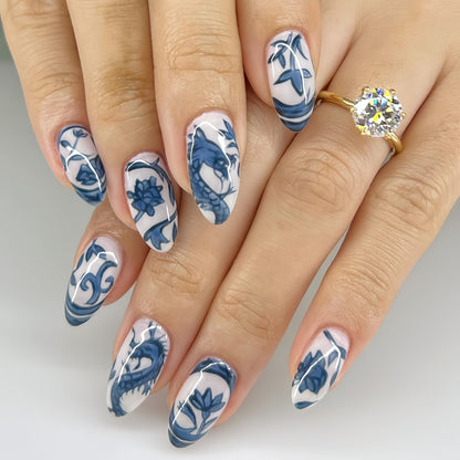Artificial nails in floral and maritime design Acalora