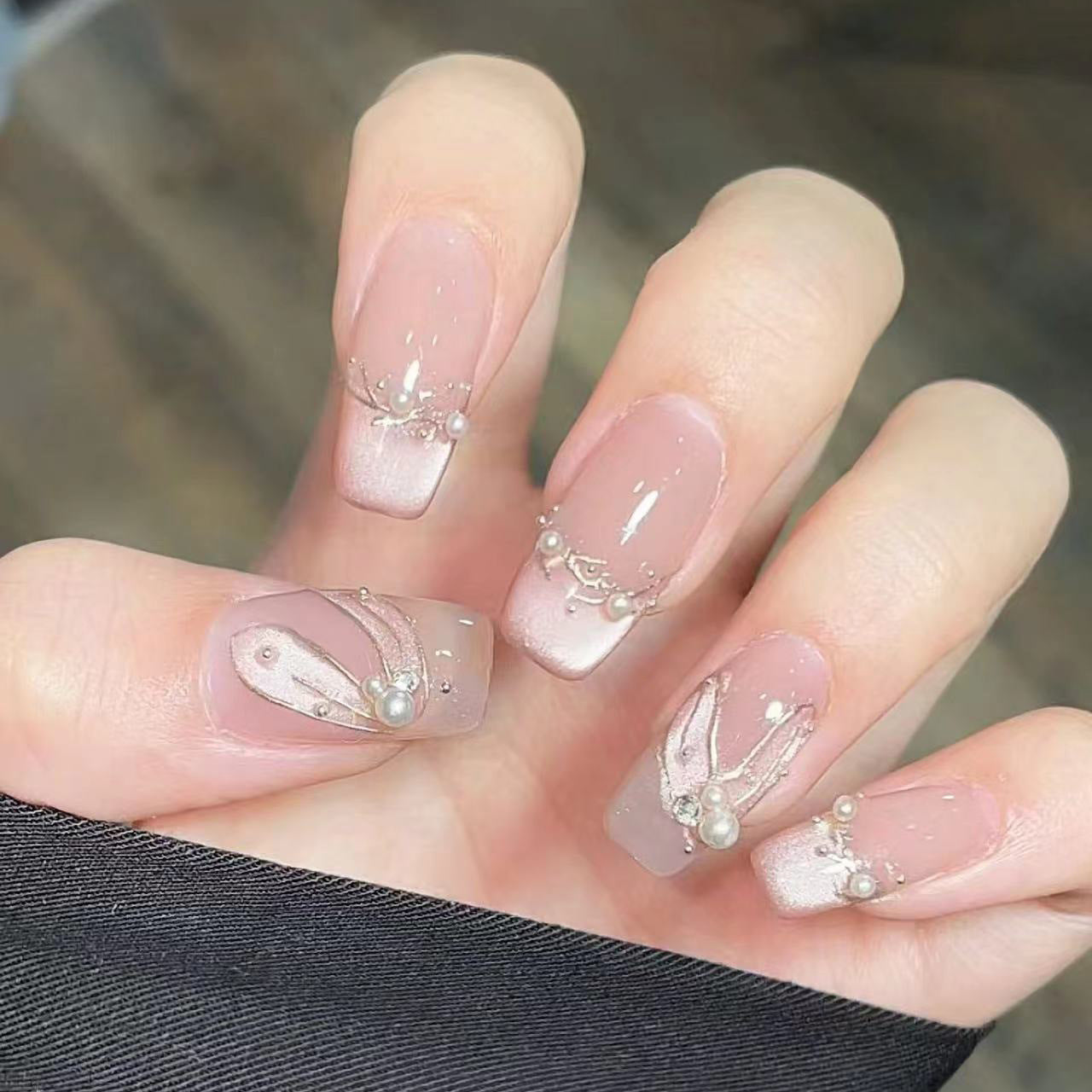 Decorative Press-On Nail Set with Pearl Accents Acalora