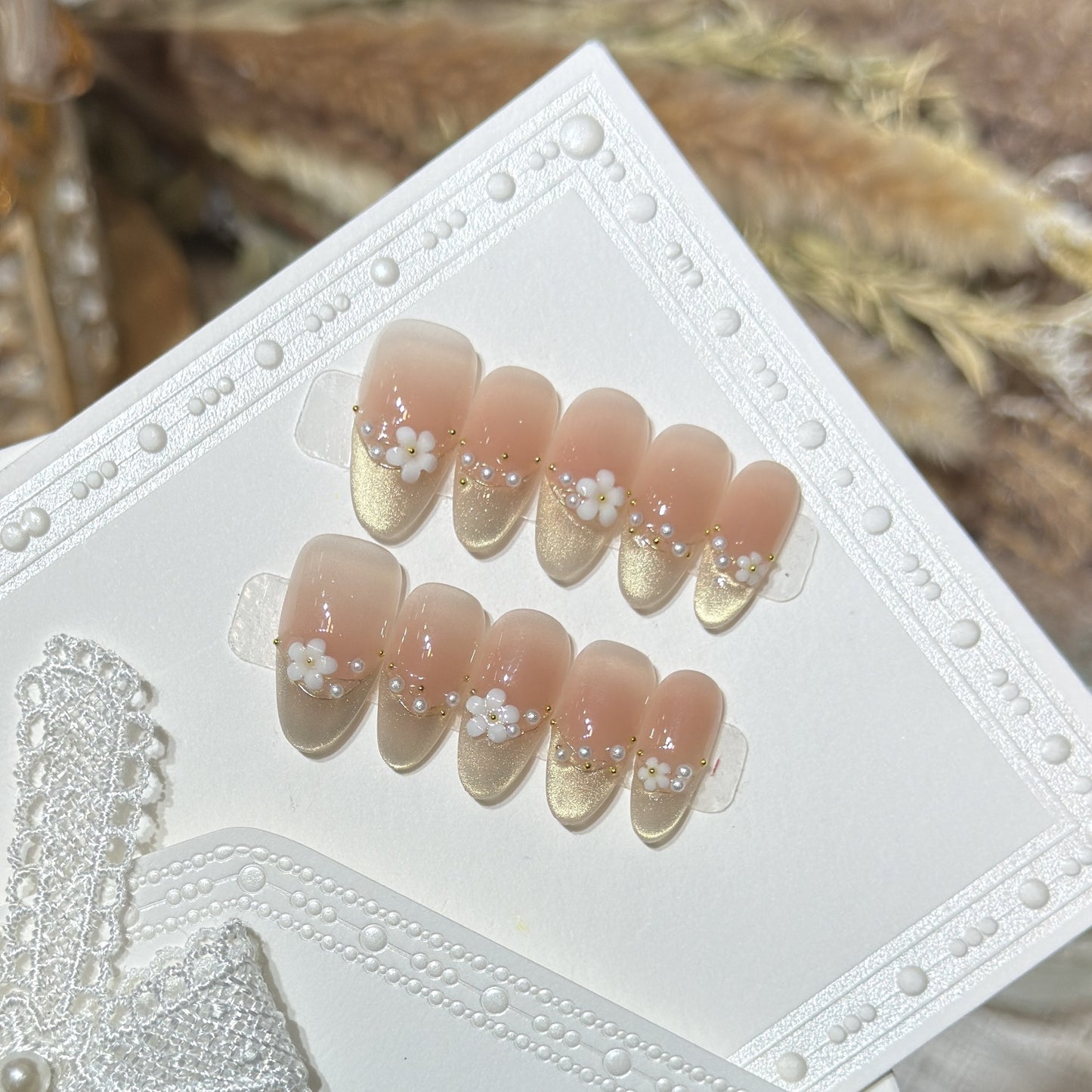 Decorative Press-On Nail Art Set with Floral Accents Acalora