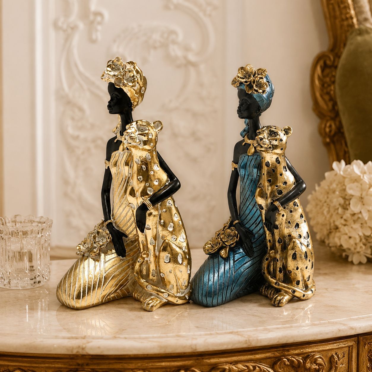 Elegant sculpture with leopard casting Acalora