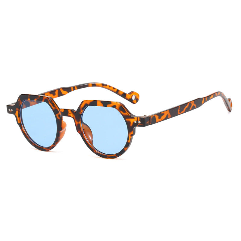 Women's geometric sunglasses with protective UV filter and robust frame Karnz