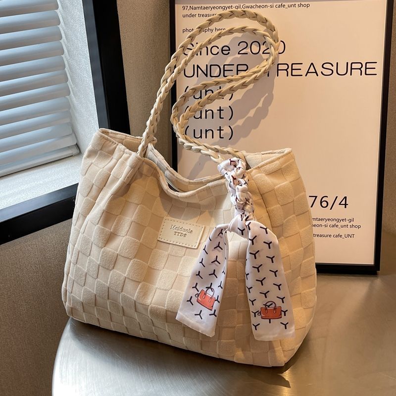 Woven Handcrafted Tote Acalora