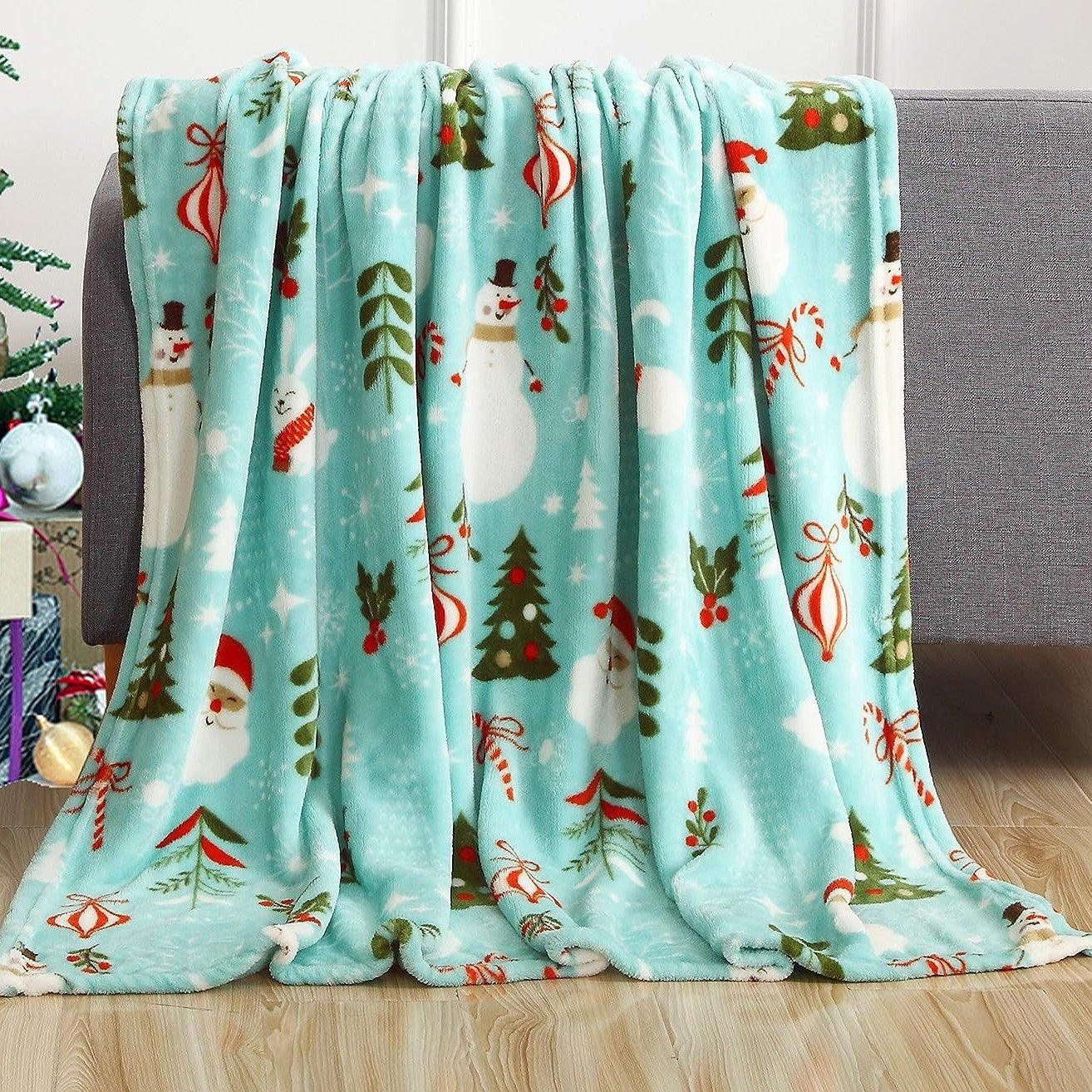 Festive Holiday-Themed Plush Throw Blanket