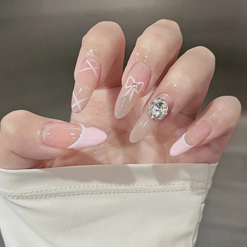 Artificial nail set with elegant design and dreamy 3D applications Acalora