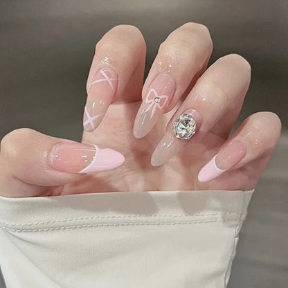 Artificial nail set with elegant design and dreamy 3D applications Acalora
