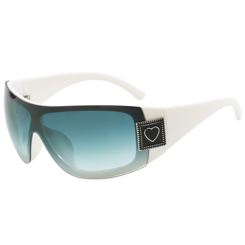 Women Sporty Sunglasses with Modern Design Bowlift