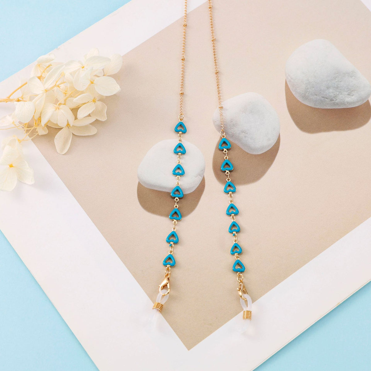 Heart-Shaped Eyewear Chain Acalora