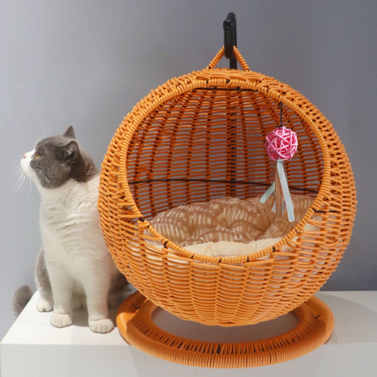 Hanging basket with comfortable padding Acalora