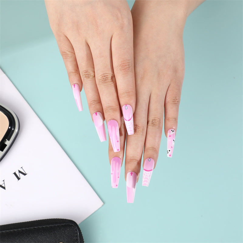 Artificial nails in a modern and elegant design Acalora