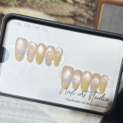 Stylish Press-On Nail Set with Floral Design Acalora