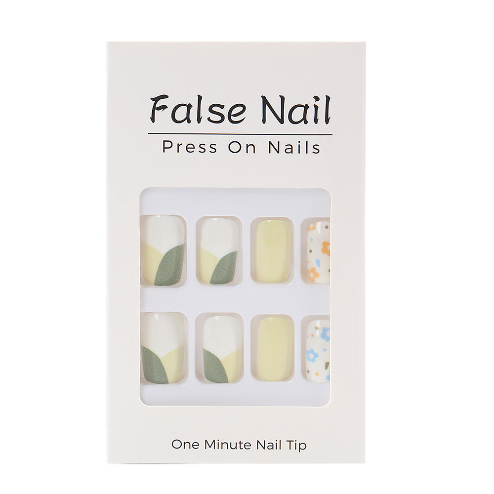 Artificial Nail Set with Playful Flower Patterns Acalora