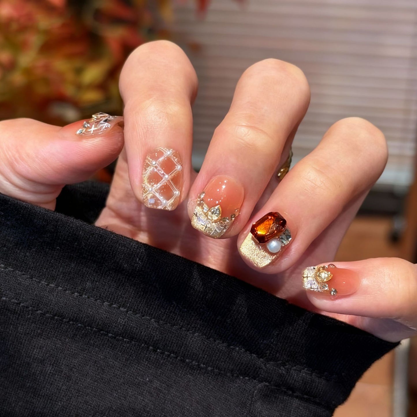 Glamorous artificial nail tips with 3D flower and crystal embellishments Acalora