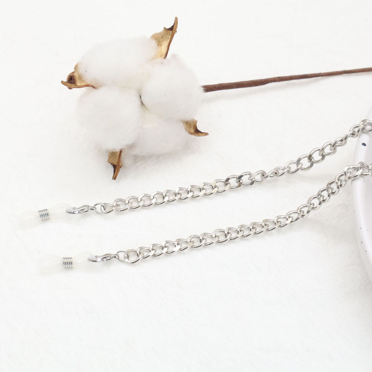 Stylish Metal Eyewear Chain Acalora