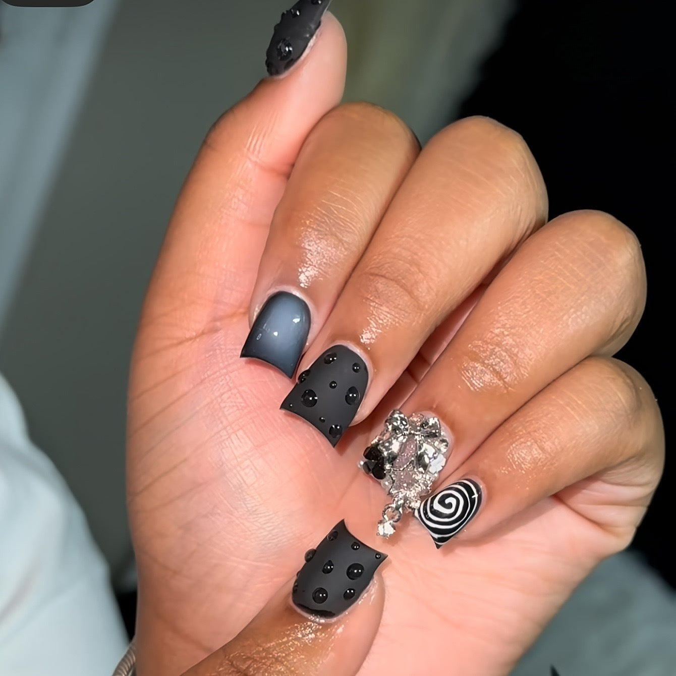 Stylish Press-On Nail Art Set Acalora