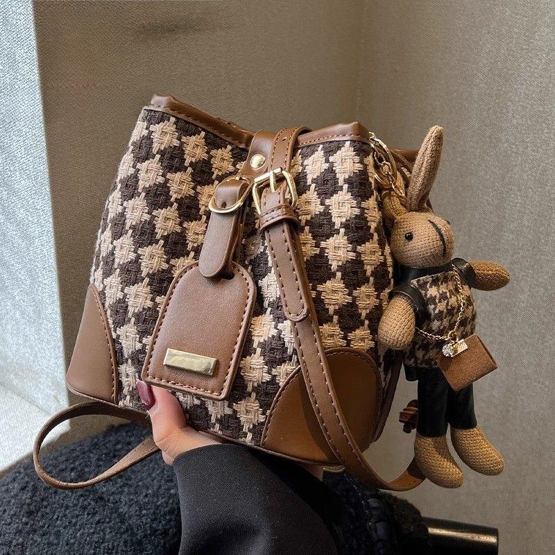 Stylish Checkered Bucket Bag Acalora