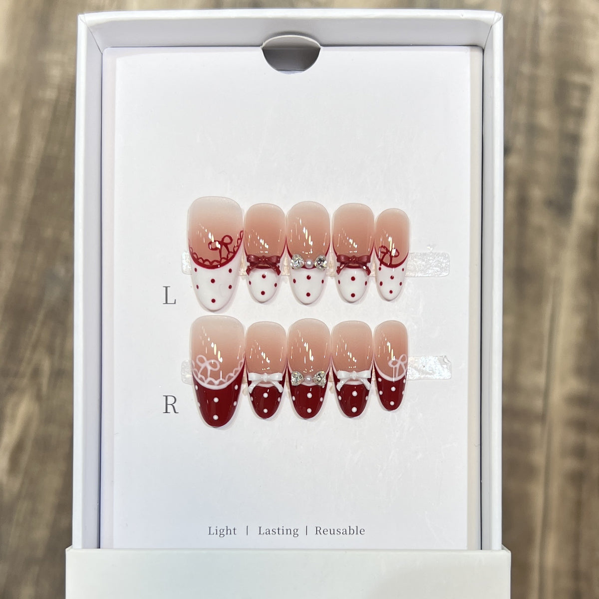 Elegant Reusable Press-On Nails with Artistic Details Acalora
