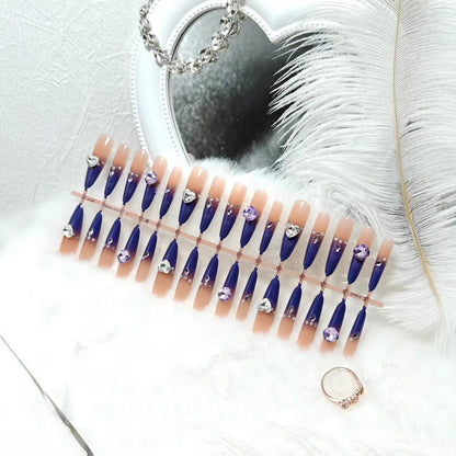 Artificial nails with elegant pendant motif Acalora