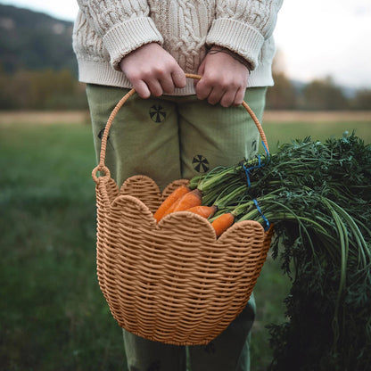 Handwoven basket with handle Acalora