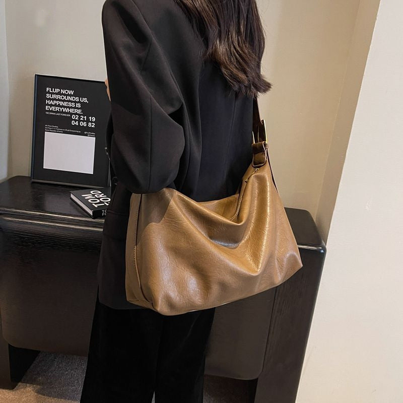 Slouchy Leather Shoulder Bag Acalora