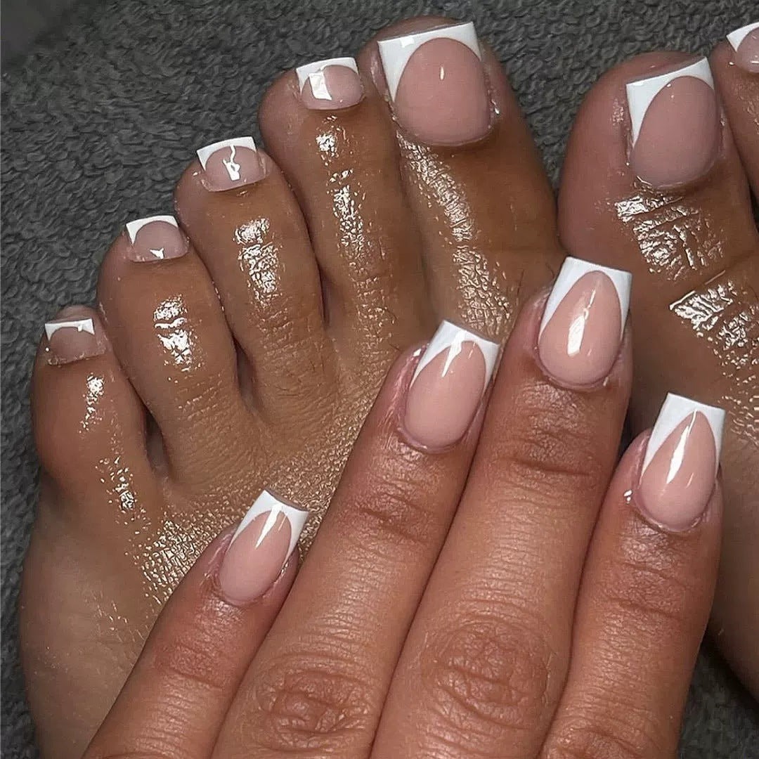 Premium French Tip Nail Set Acalora