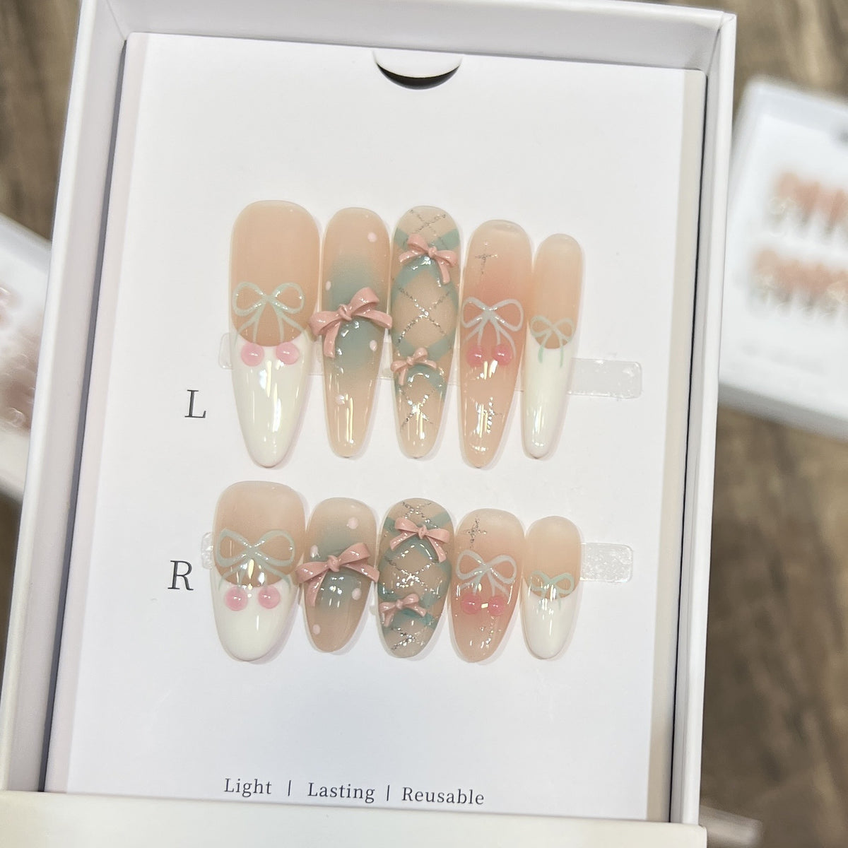 Elaborate Decorative Press-On Nail Art Set Acalora