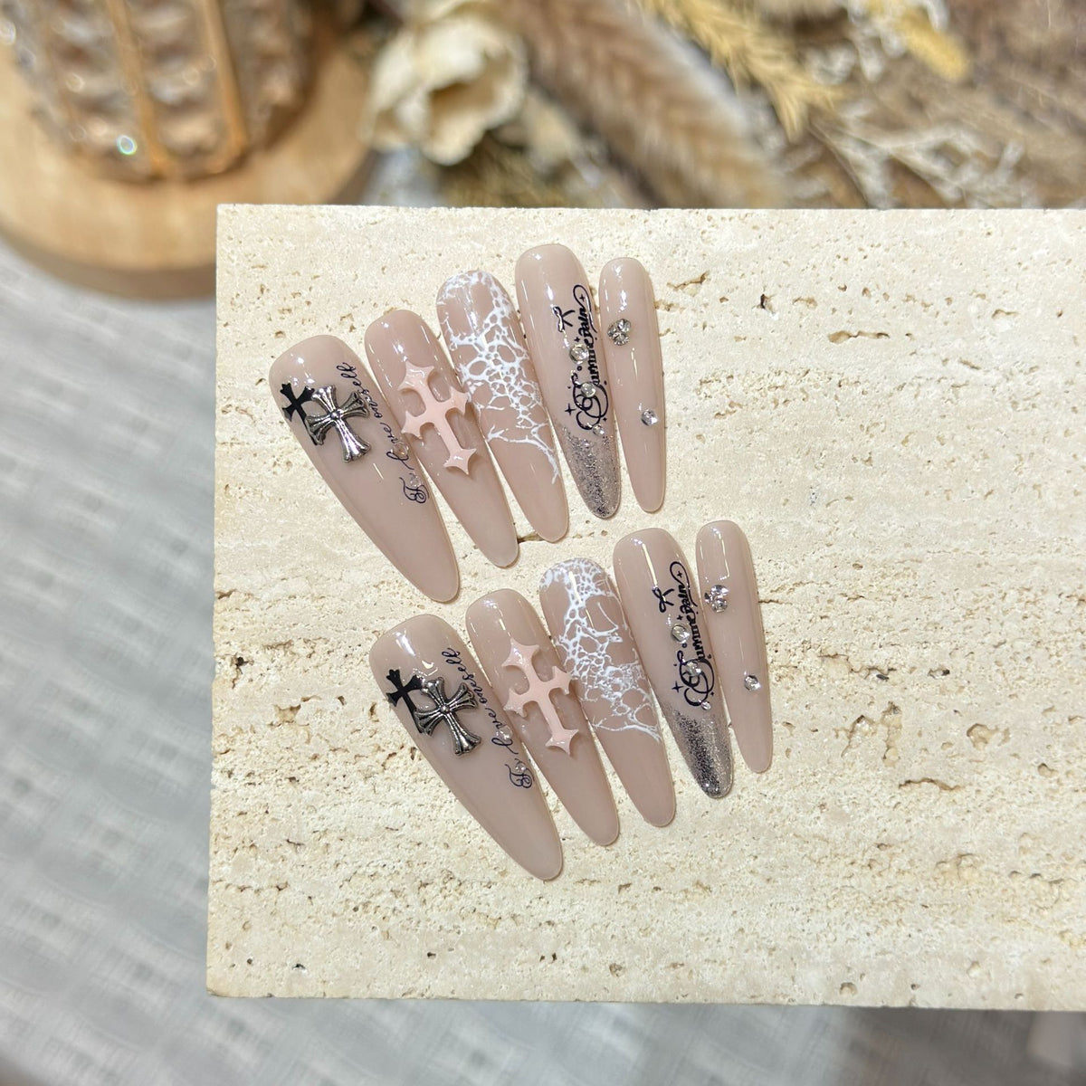 Luxury Gothic Press-On Nail Art Set Acalora