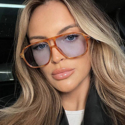 Ladies fashionable, square sunglasses with stylish frame Bowlift