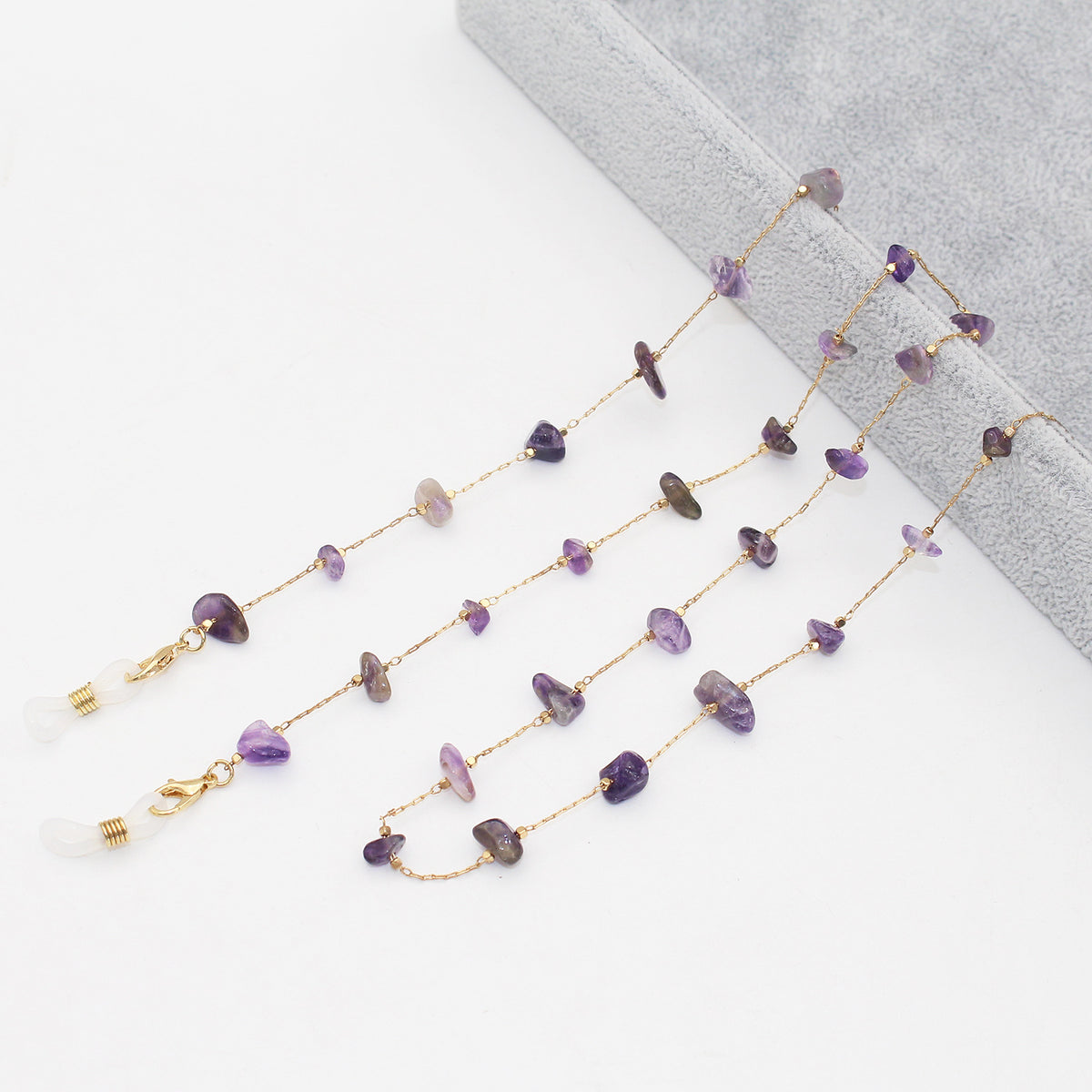 Elegant Crystal-Embellished Eyewear Chain Acalora